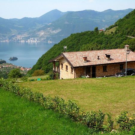 In A Green And Relaxing Atmosphere With Pool And Stunning Lake View Villa Marone Exteriör bild
