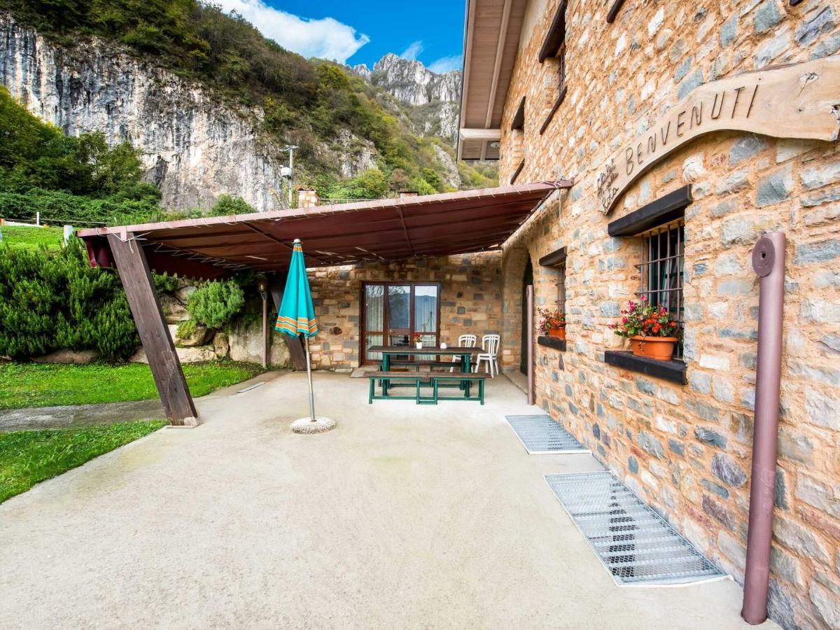 In A Green And Relaxing Atmosphere With Pool And Stunning Lake View Villa Marone Exteriör bild