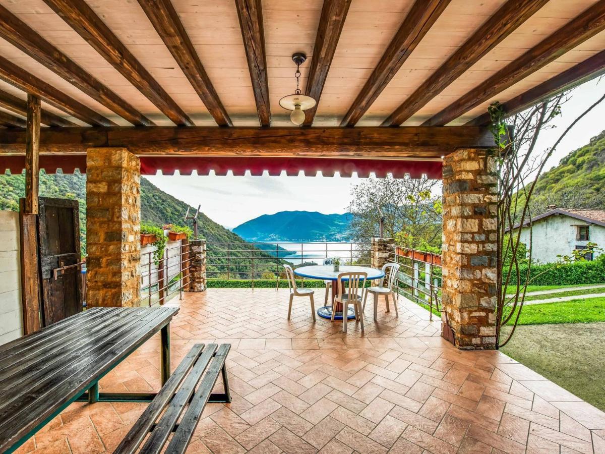 In A Green And Relaxing Atmosphere With Pool And Stunning Lake View Villa Marone Exteriör bild