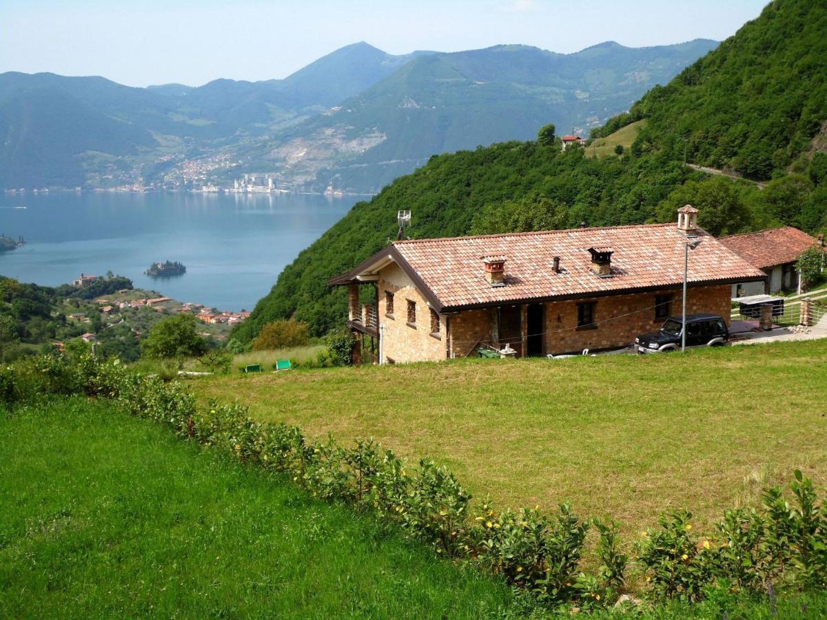 In A Green And Relaxing Atmosphere With Pool And Stunning Lake View Villa Marone Exteriör bild