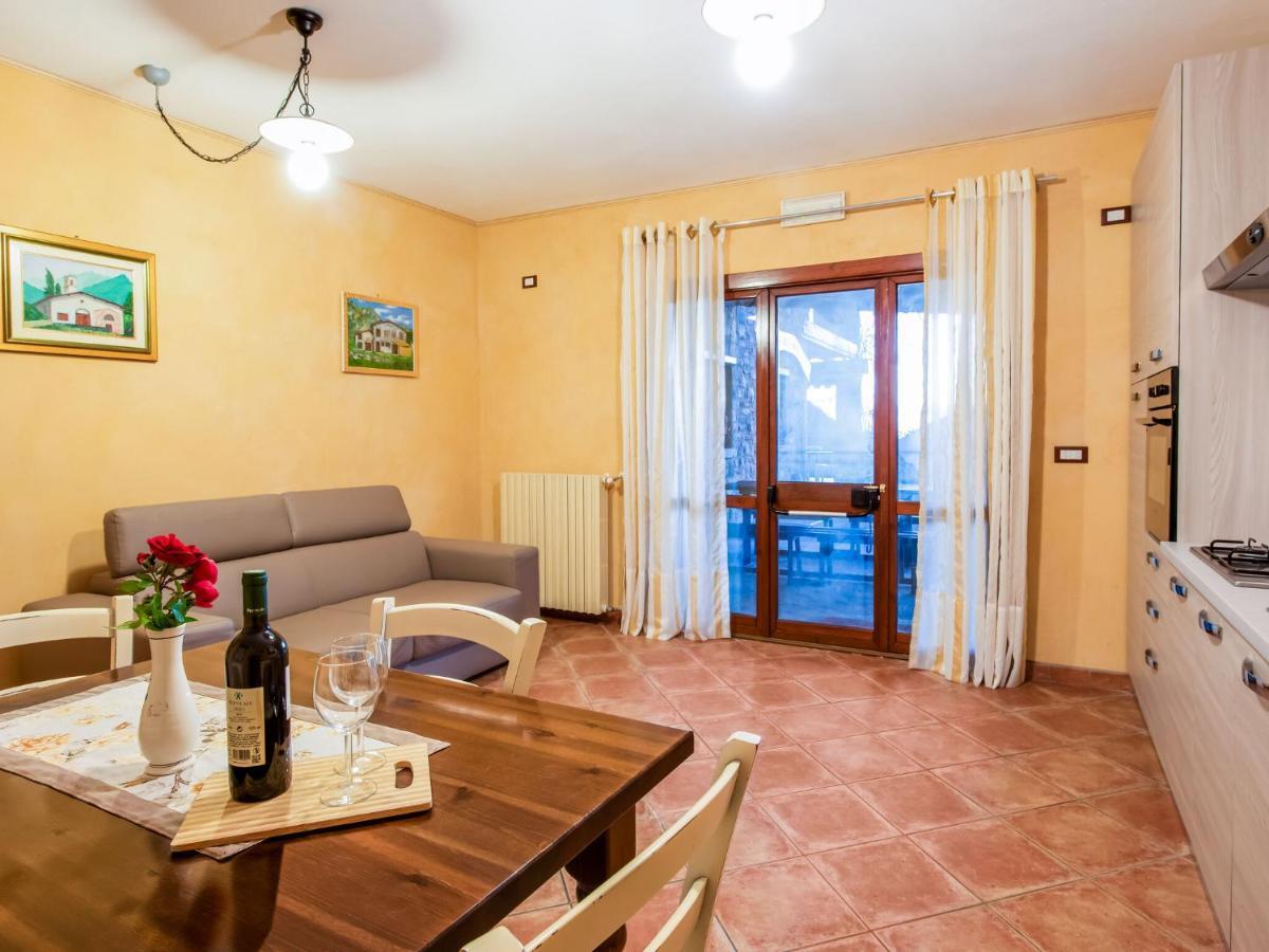 In A Green And Relaxing Atmosphere With Pool And Stunning Lake View Villa Marone Exteriör bild
